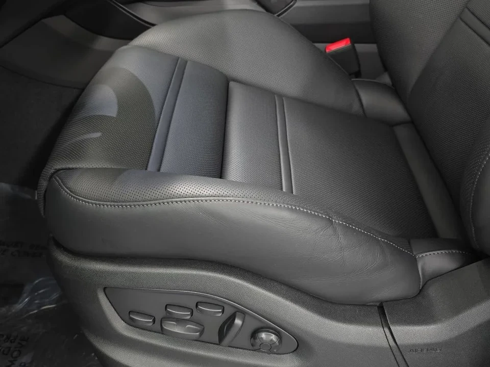 2026 Porsche 9Y0/9Y3 Cayenne GTS - Image 25 of 31