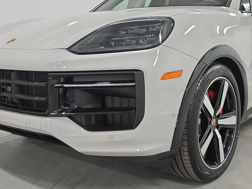 2026 Porsche 9Y0/9Y3 Cayenne GTS - Image 11 of 31