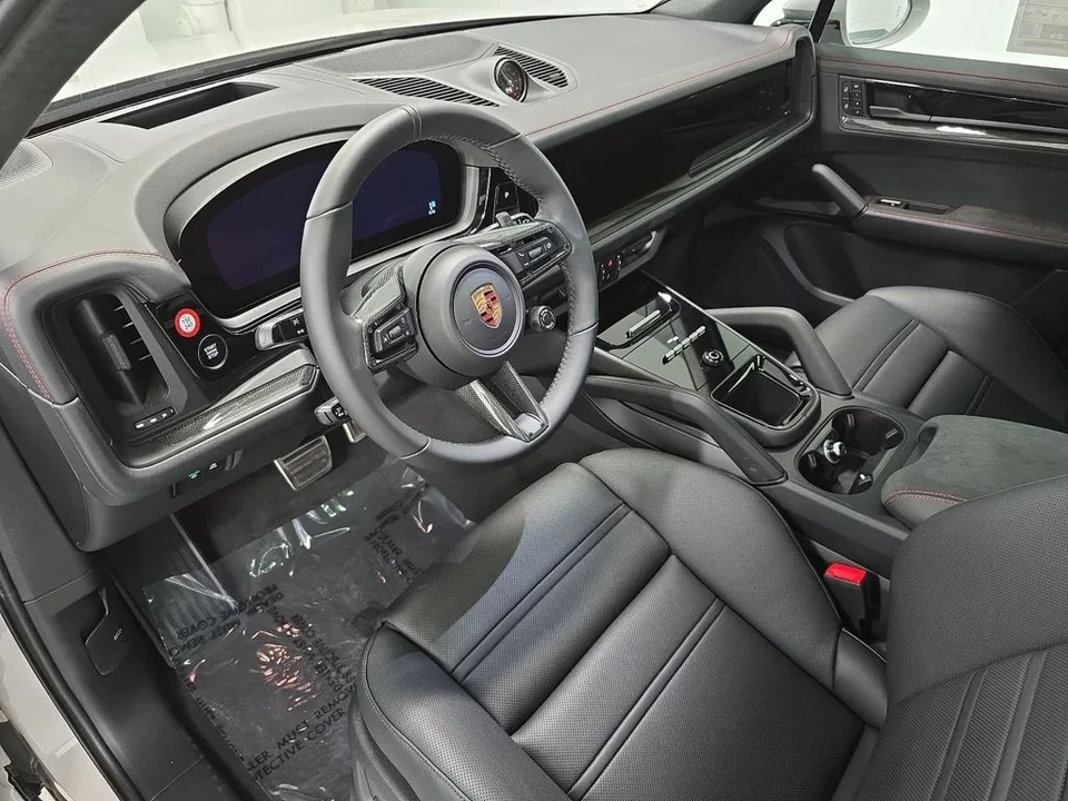 2026 Porsche 9Y0/9Y3 Cayenne GTS - Image 4 of 31