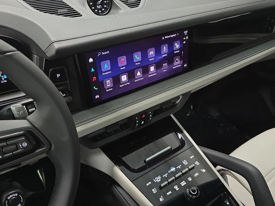 2026 Porsche 9Y0/9Y3 Cayenne S - Image 15 of 31