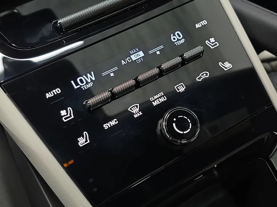 2026 Porsche 9Y0/9Y3 Cayenne S - Image 19 of 31