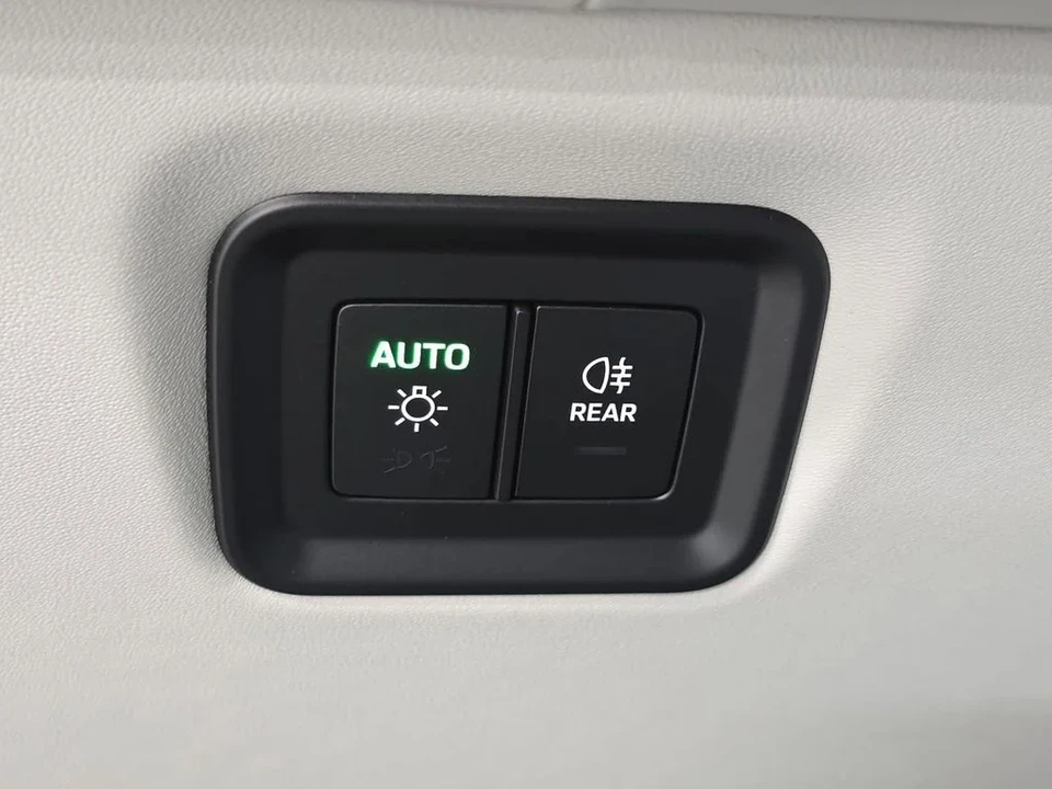 2026 Porsche 9Y0/9Y3 Cayenne S - Image 22 of 31