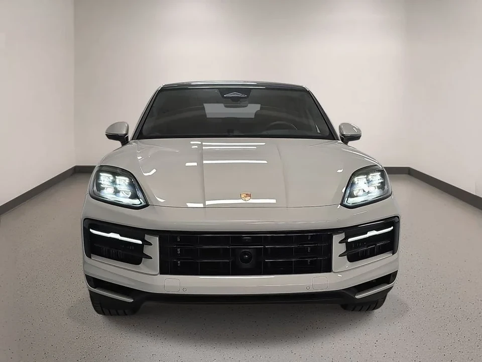 2026 Porsche 9Y0/9Y3 Cayenne S - Image 9 of 31