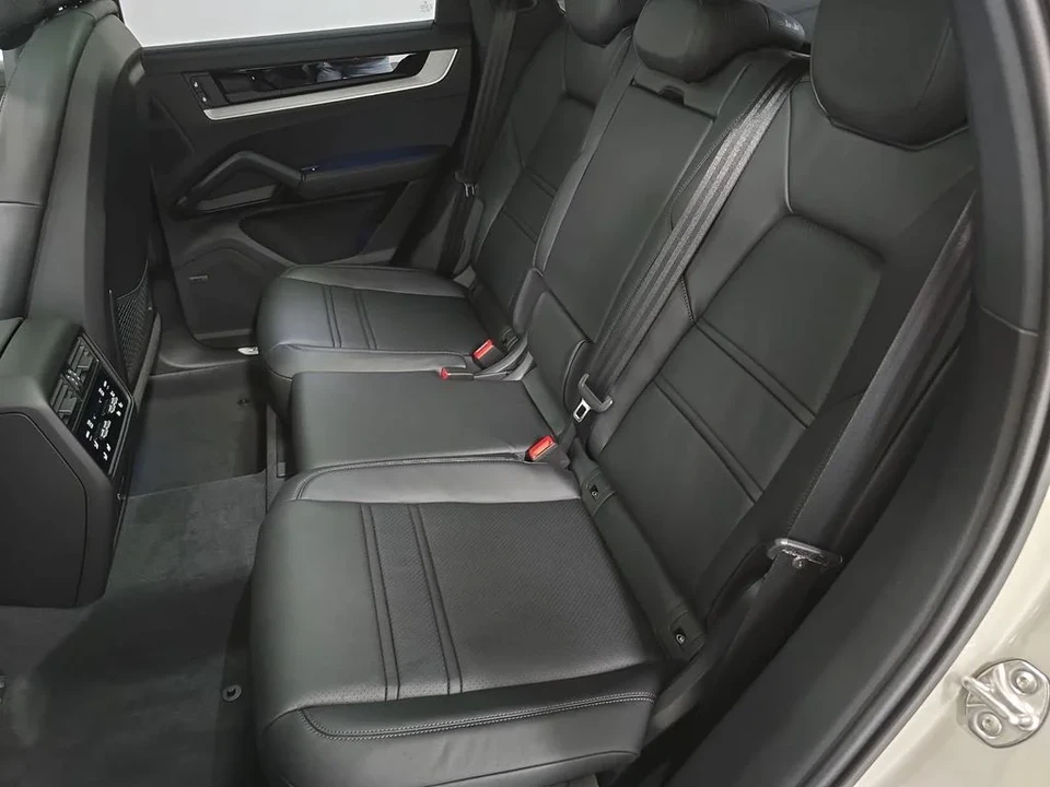 2026 Porsche 9Y0/9Y3 Cayenne S - Image 27 of 31