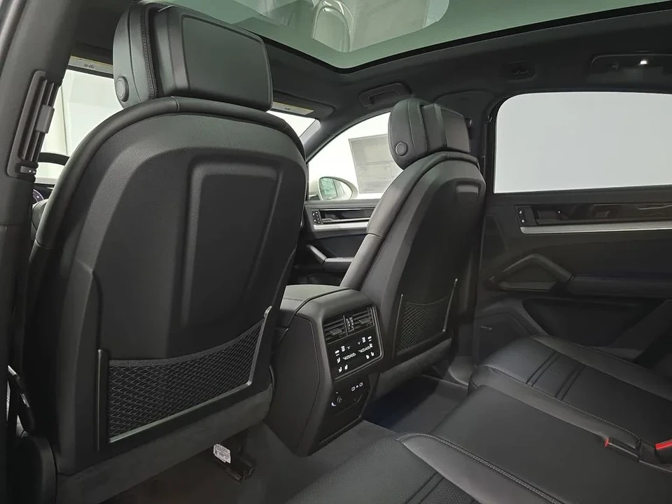 2026 Porsche 9Y0/9Y3 Cayenne S - Image 28 of 31