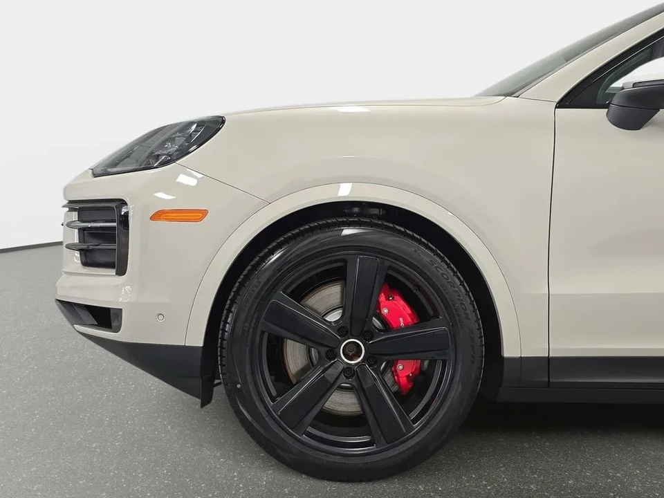 2026 Porsche 9Y0/9Y3 Cayenne S - Image 10 of 31