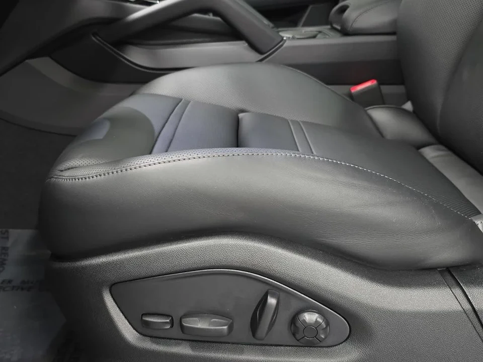 2026 Porsche 9Y0/9Y3 Cayenne S - Image 25 of 31