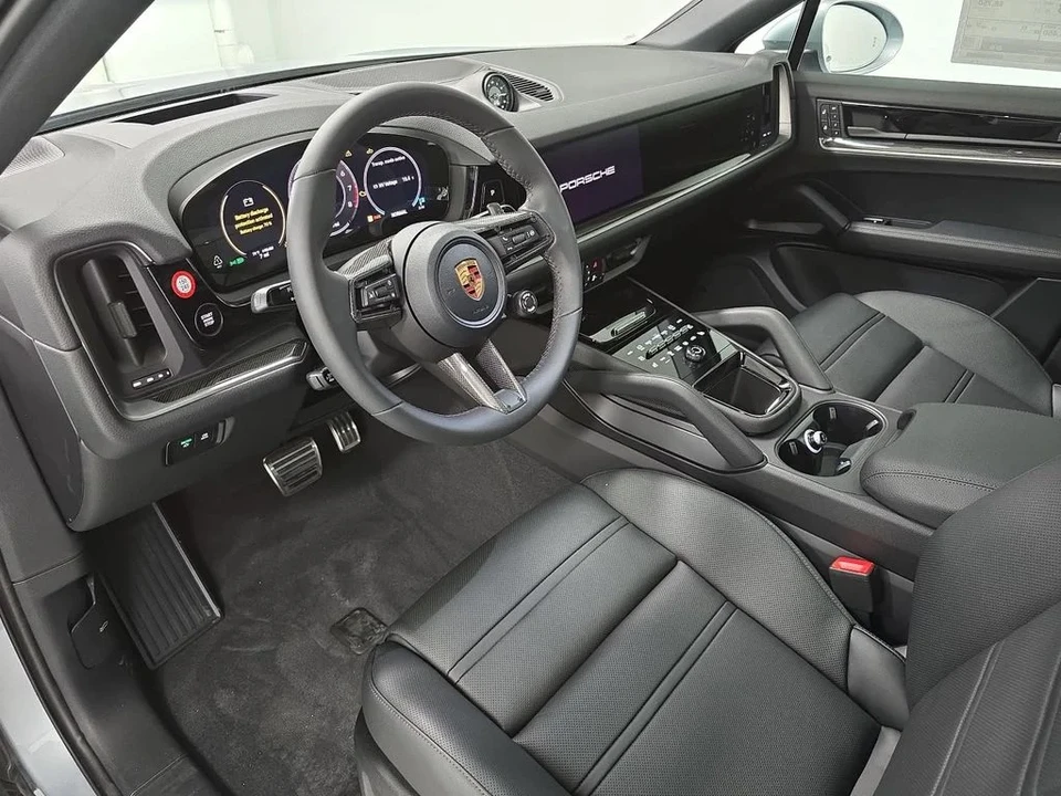 2026 Porsche 9Y0/9Y3 Cayenne S - Image 4 of 31