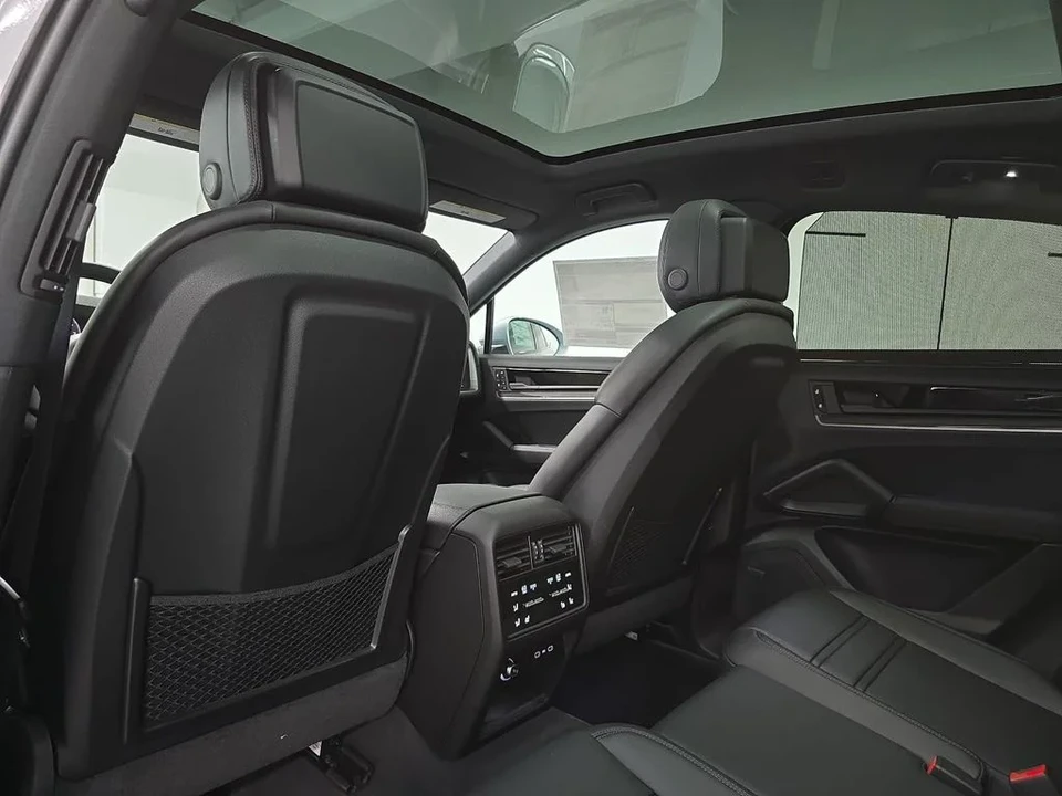 2026 Porsche 9Y0/9Y3 Cayenne S - Image 28 of 31
