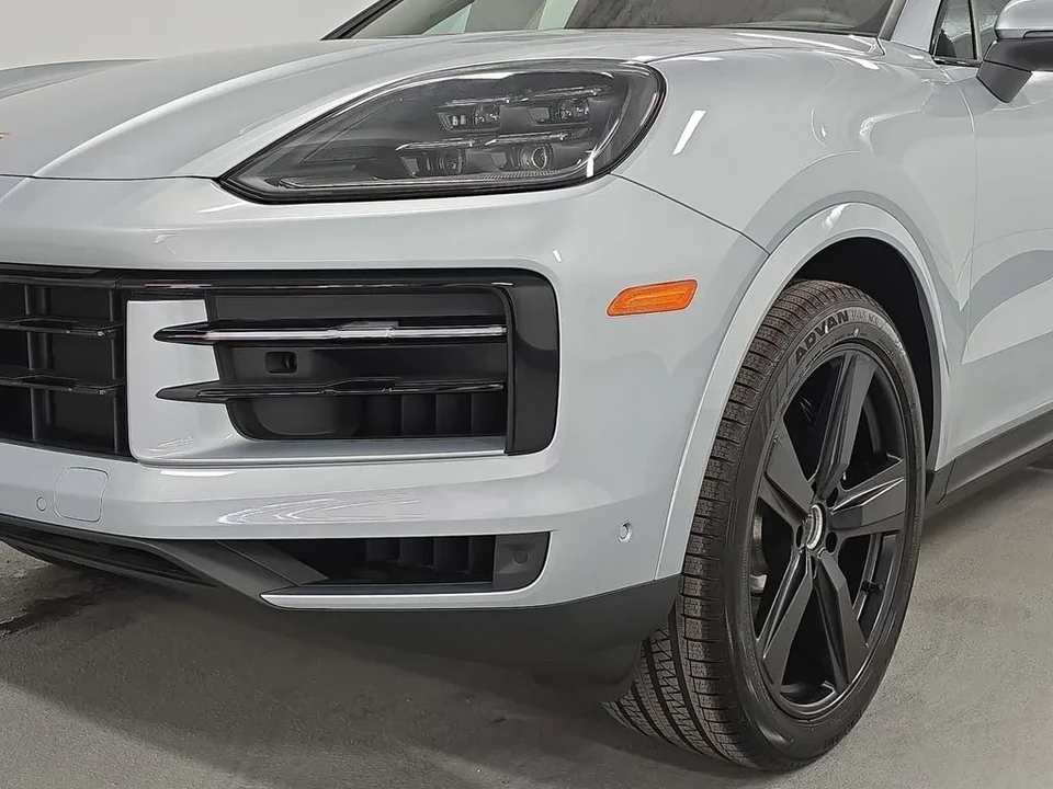 2026 Porsche 9Y0/9Y3 Cayenne S - Image 11 of 31