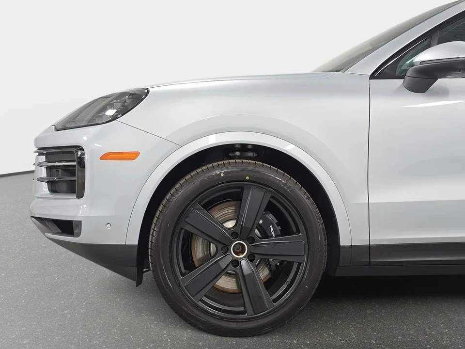 2026 Porsche 9Y0/9Y3 Cayenne S - Image 10 of 31