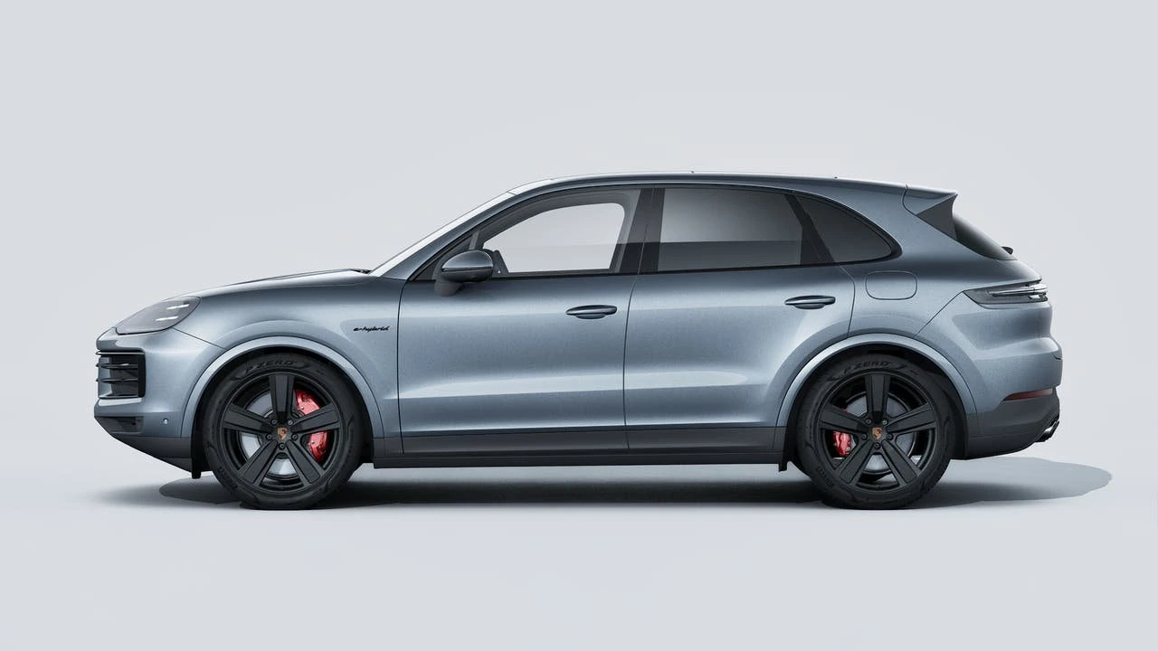 2026 Porsche 9Y0/9Y3 Cayenne - Image 2 of 14