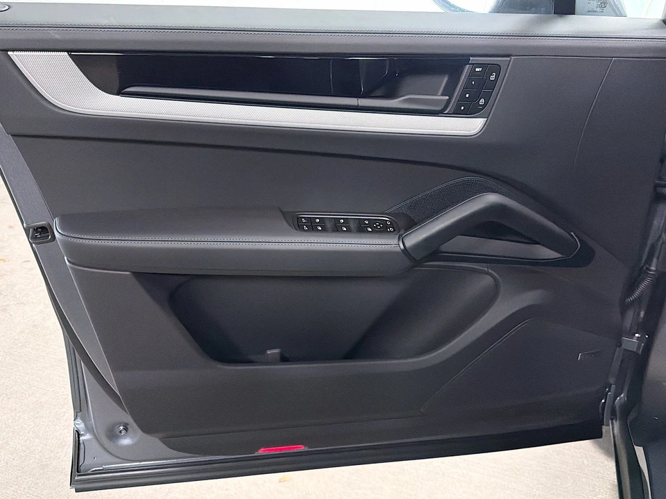 2026 Porsche 9Y0/9Y3 Cayenne S - Image 22 of 31