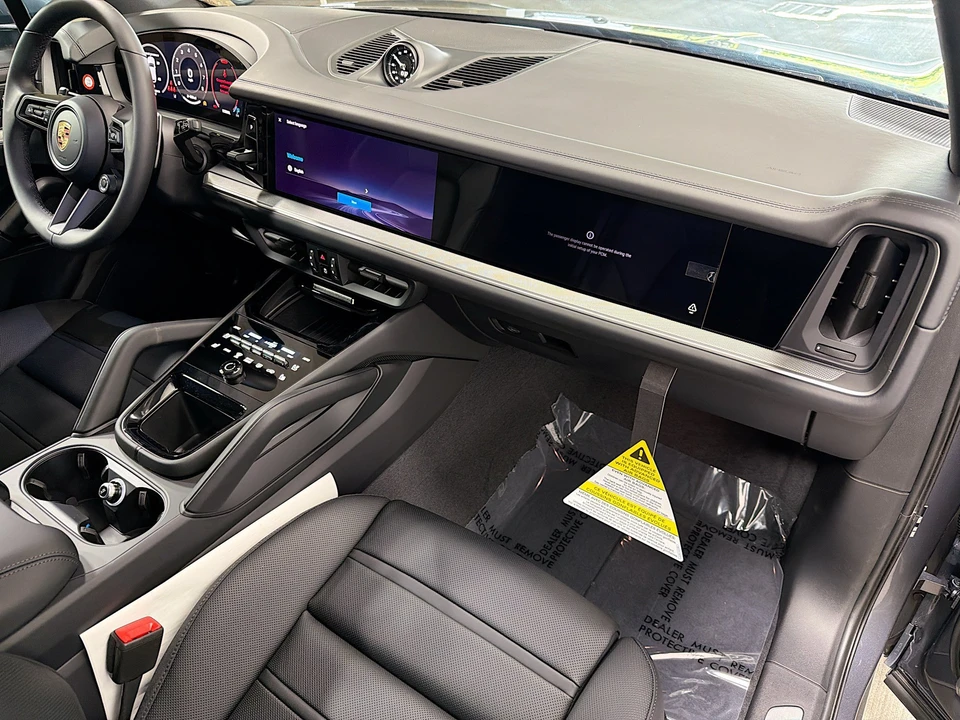 2026 Porsche 9Y0/9Y3 Cayenne S - Image 15 of 31
