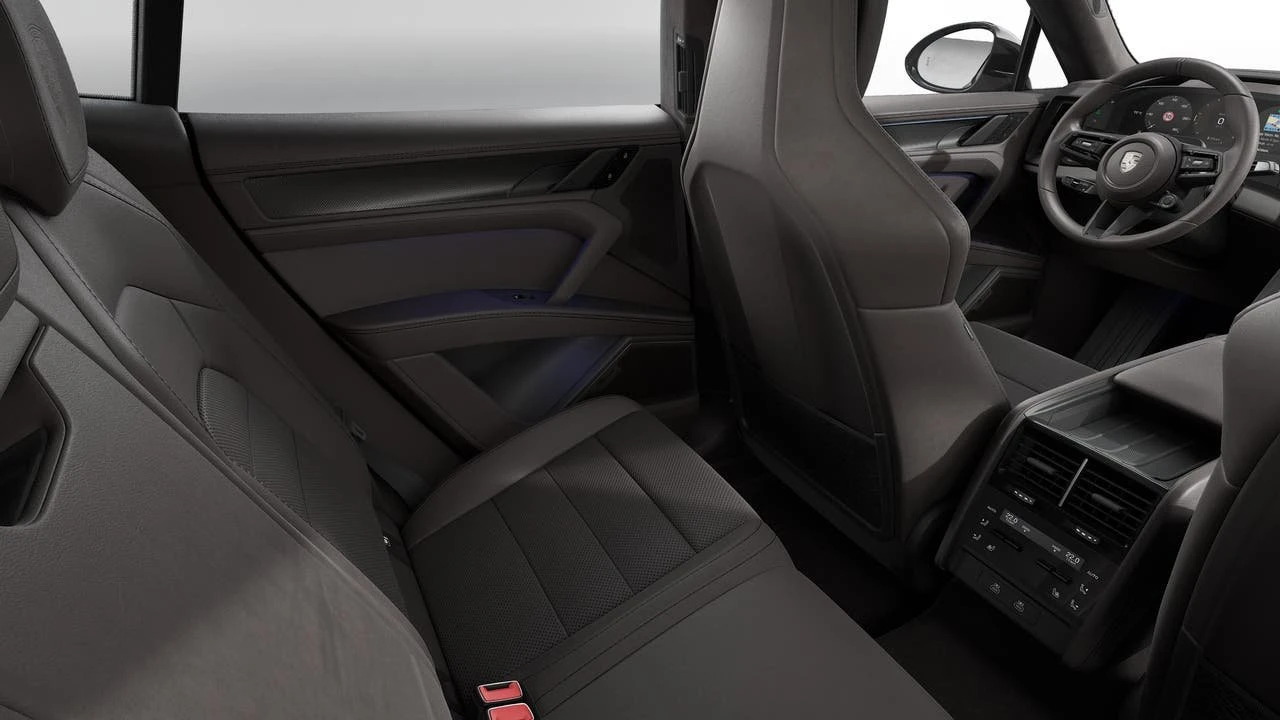 2026 Porsche 9Y0/9Y3 Cayenne Coupe - Image 14 of 14