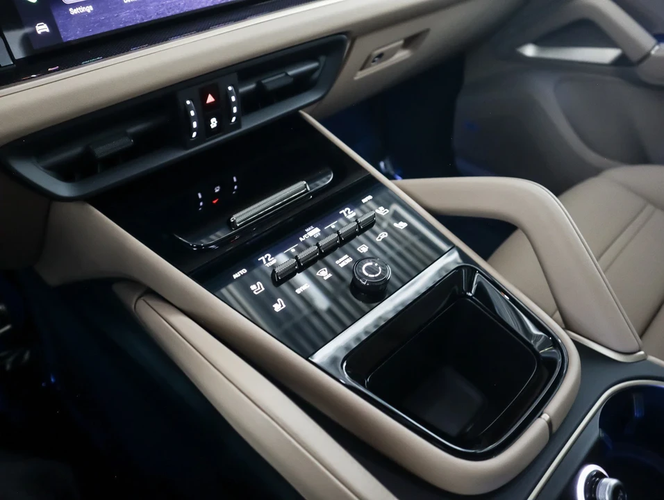 2026 Porsche 9Y0/9Y3 Cayenne Turbo - Image 19 of 30