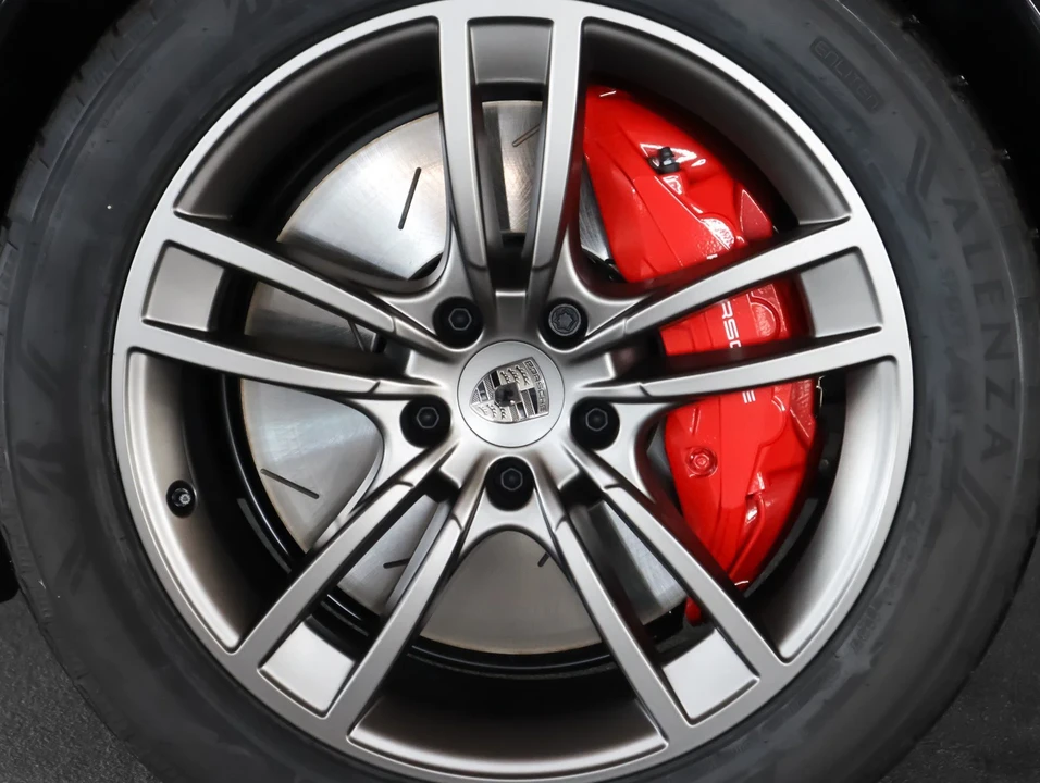 2026 Porsche 9Y0/9Y3 Cayenne Turbo - Image 13 of 30