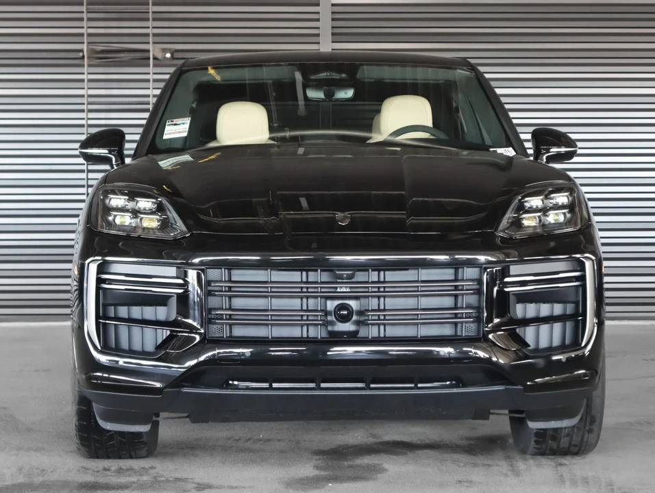 2026 Porsche 9Y0/9Y3 Cayenne Turbo - Image 8 of 30