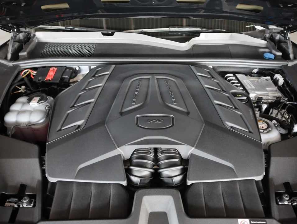 2026 Porsche 9Y0/9Y3 Cayenne Turbo - Image 26 of 30