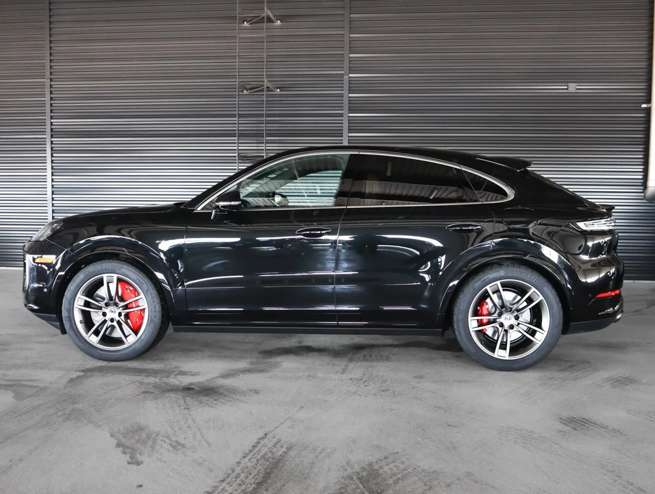 2026 Porsche 9Y0/9Y3 Cayenne Turbo - Image 2 of 30