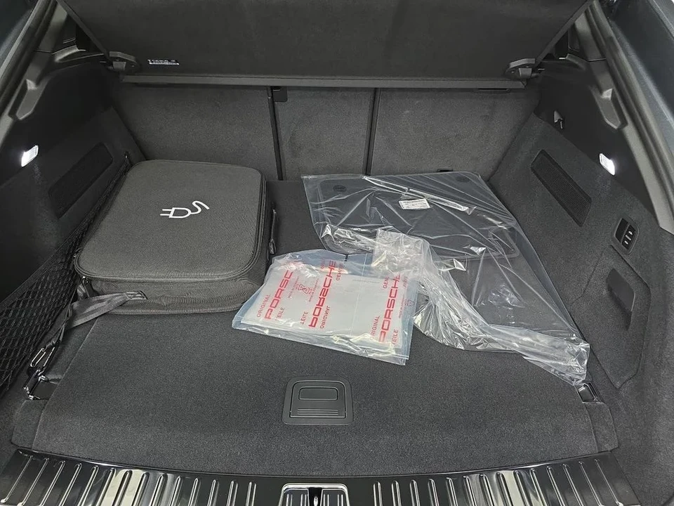 2026 Porsche 9Y0/9Y3 Cayenne Turbo - Image 30 of 31