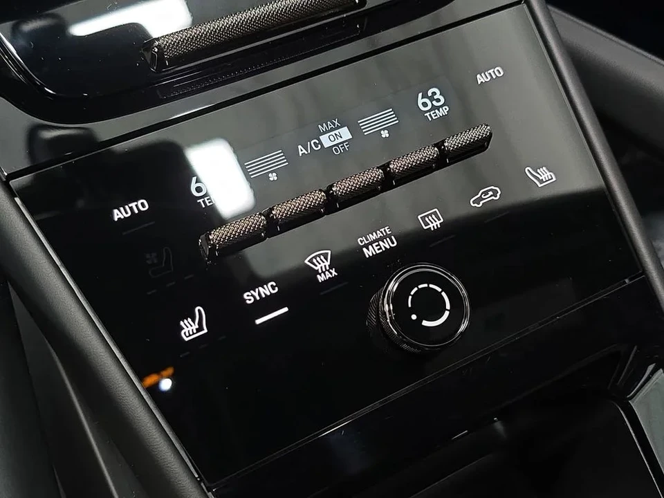 2026 Porsche 9Y0/9Y3 Cayenne Turbo - Image 19 of 31