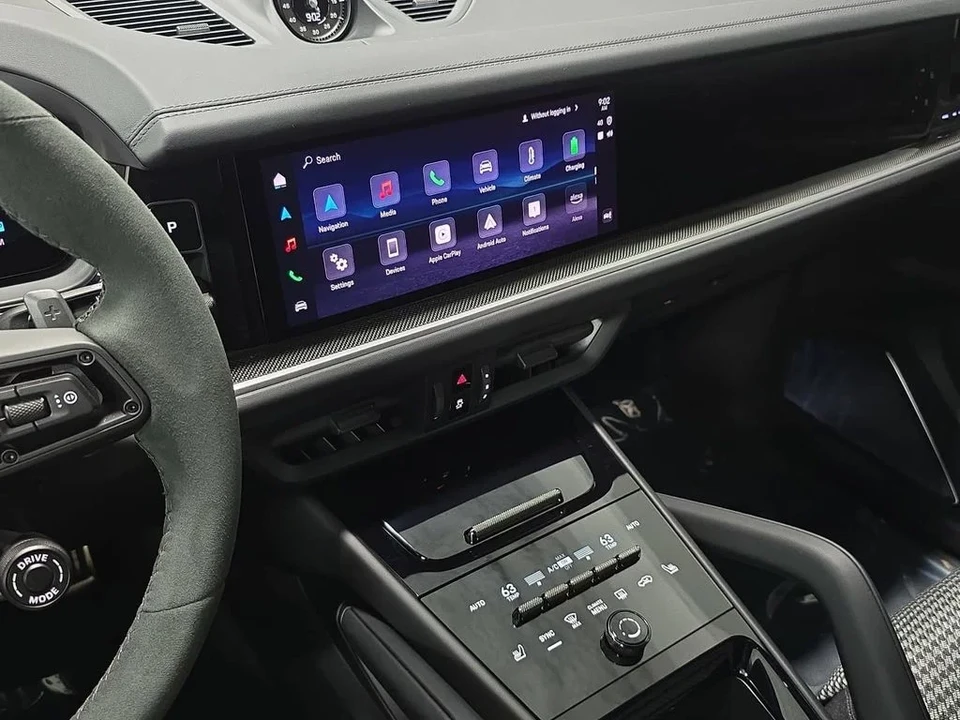 2026 Porsche 9Y0/9Y3 Cayenne Turbo - Image 15 of 31