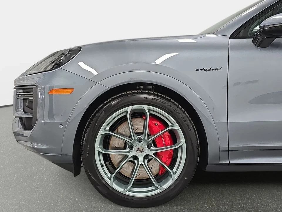 2026 Porsche 9Y0/9Y3 Cayenne Turbo - Image 10 of 31