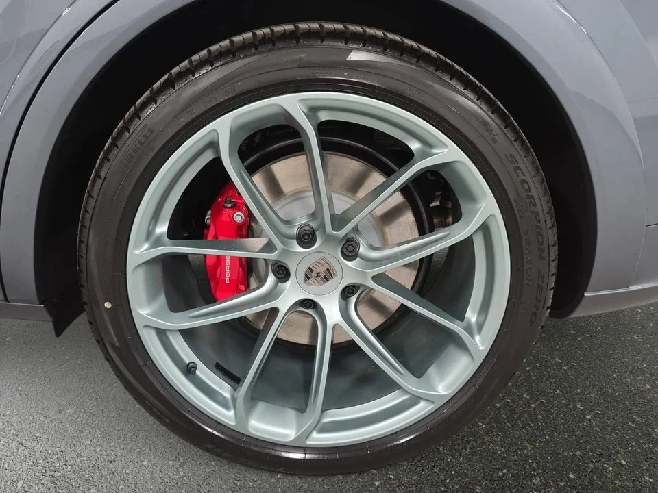 2026 Porsche 9Y0/9Y3 Cayenne Turbo - Image 28 of 31