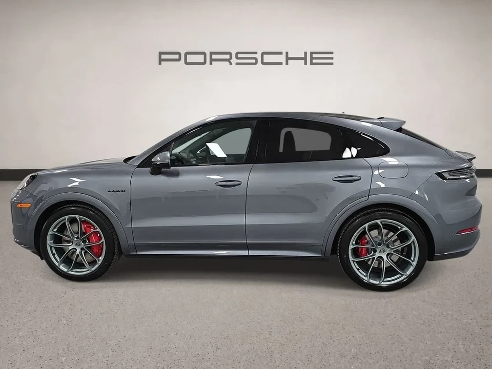 2026 Porsche 9Y0/9Y3 Cayenne Turbo - Image 2 of 31