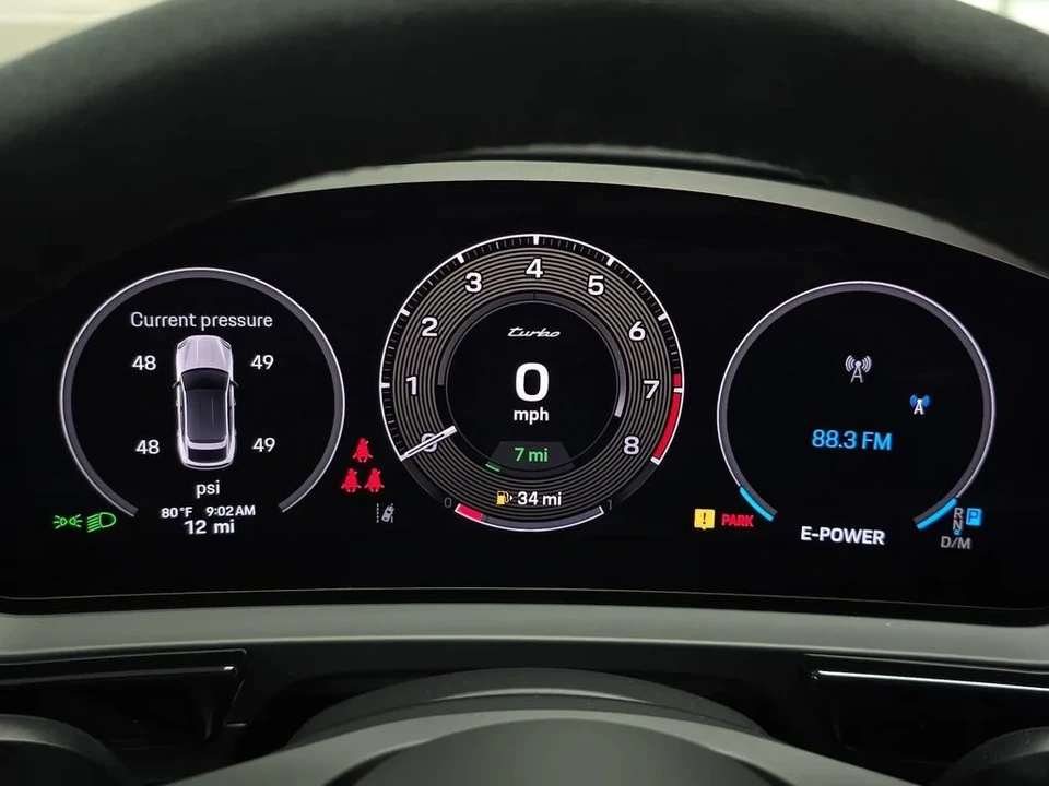 2026 Porsche 9Y0/9Y3 Cayenne Turbo - Image 14 of 31