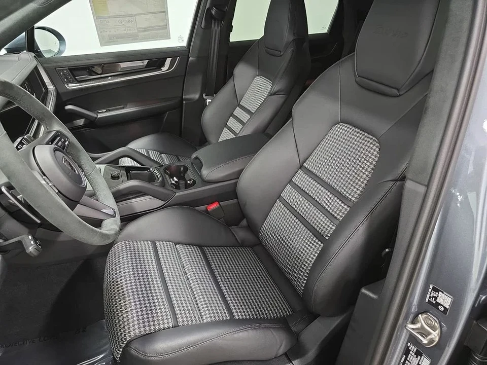 2026 Porsche 9Y0/9Y3 Cayenne Turbo - Image 5 of 31