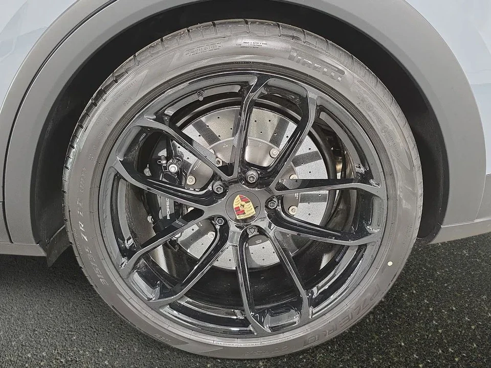 2026 Porsche 9Y0/9Y3 Cayenne Turbo GT - Image 28 of 31