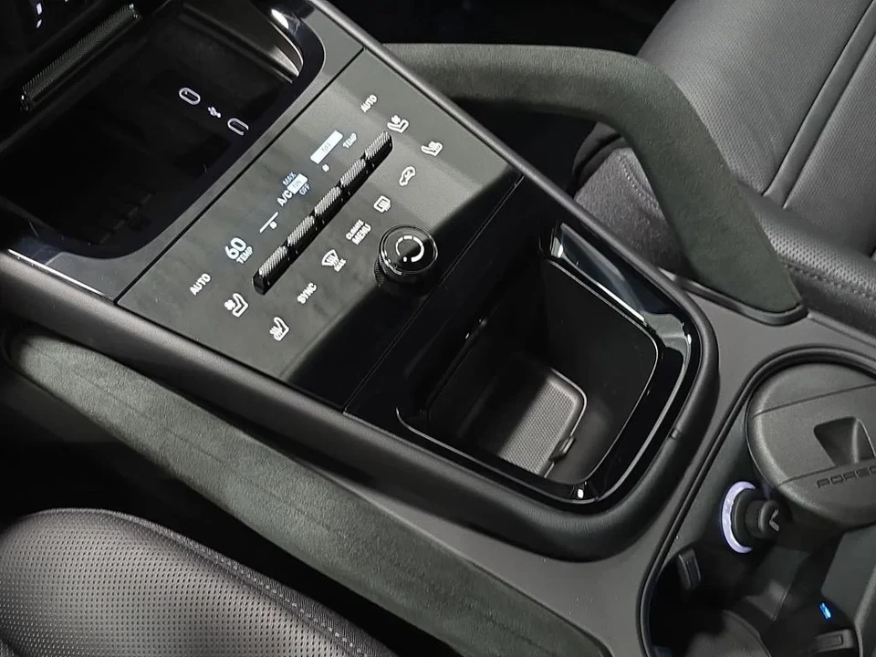 2026 Porsche 9Y0/9Y3 Cayenne Turbo GT - Image 20 of 31