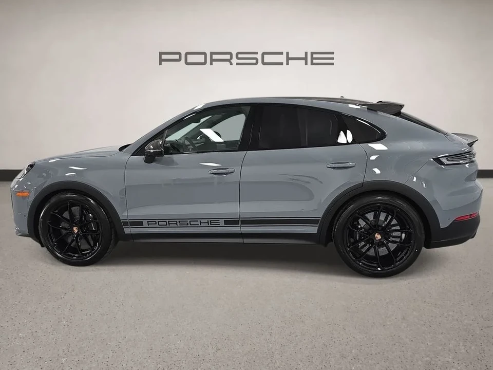 2026 Porsche 9Y0/9Y3 Cayenne Turbo GT - Image 2 of 31