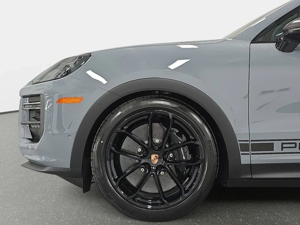 2026 Porsche 9Y0/9Y3 Cayenne Turbo GT - Image 10 of 31
