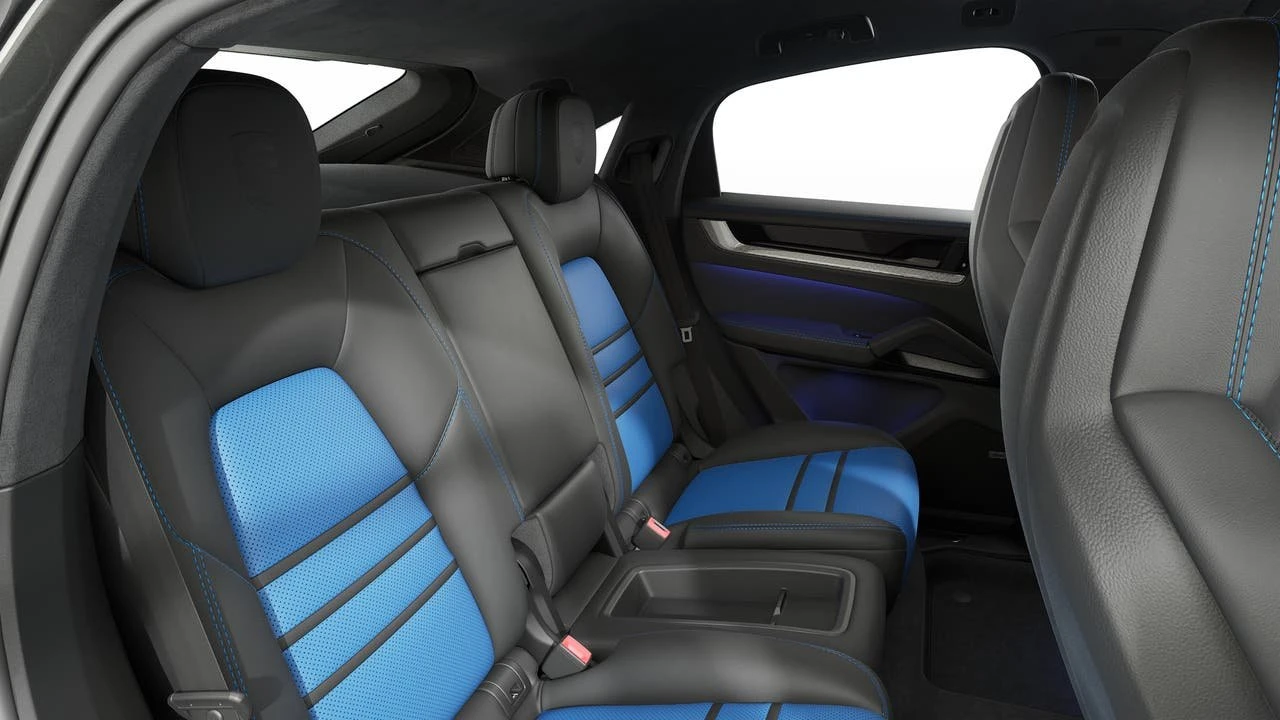 2026 Porsche 9Y0/9Y3 Cayenne Turbo GT - Image 13 of 14