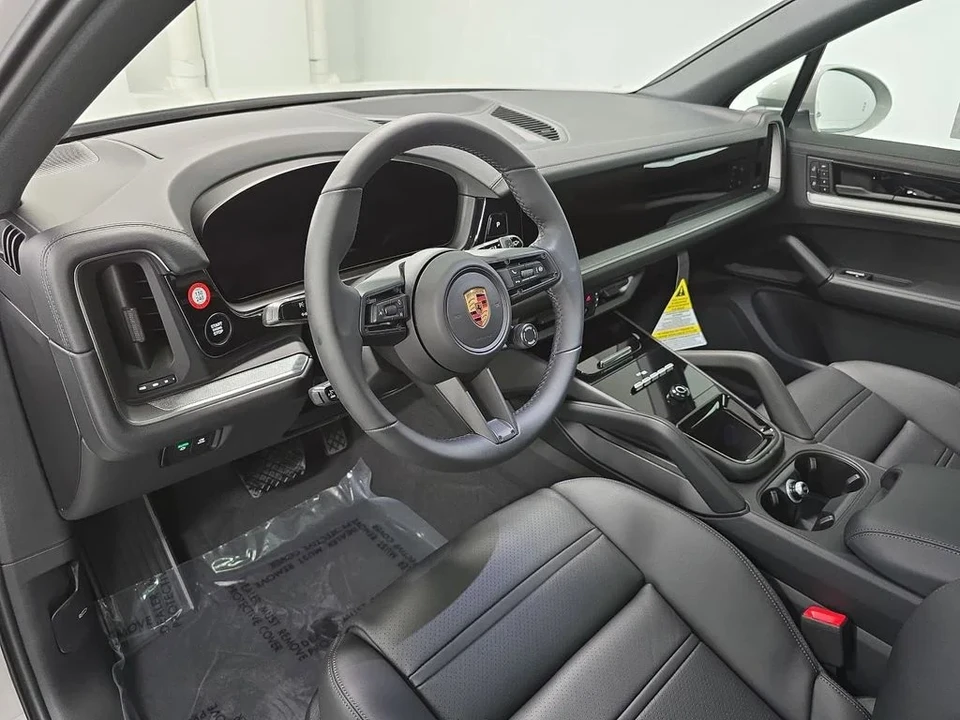 2026 Porsche 9Y0/9Y3 Cayenne - Image 4 of 31