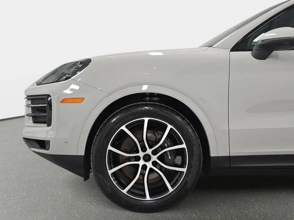 2026 Porsche 9Y0/9Y3 Cayenne - Image 10 of 31
