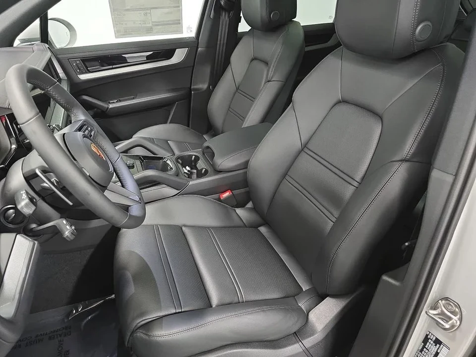 2026 Porsche 9Y0/9Y3 Cayenne - Image 5 of 31
