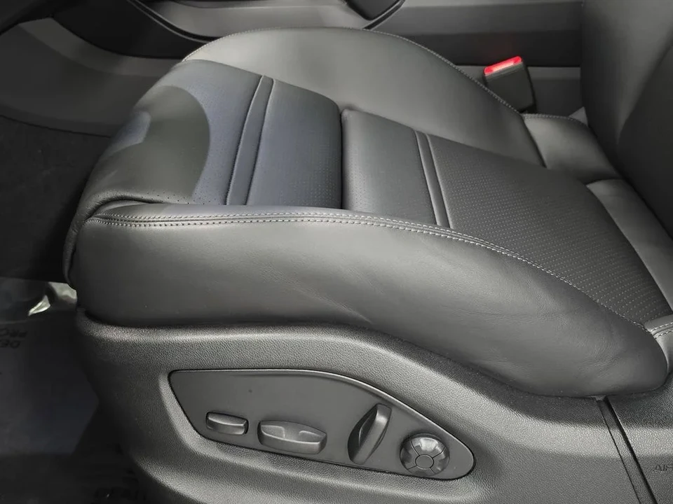 2026 Porsche 9Y0/9Y3 Cayenne - Image 24 of 31