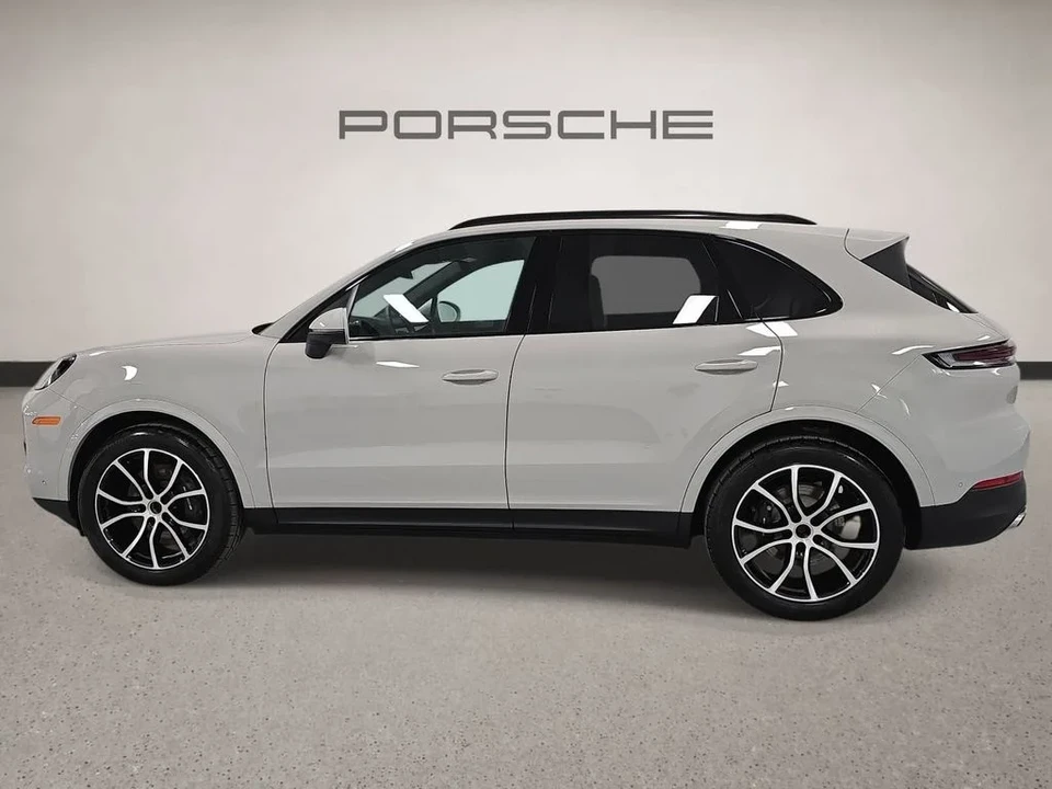 2026 Porsche 9Y0/9Y3 Cayenne - Image 2 of 31