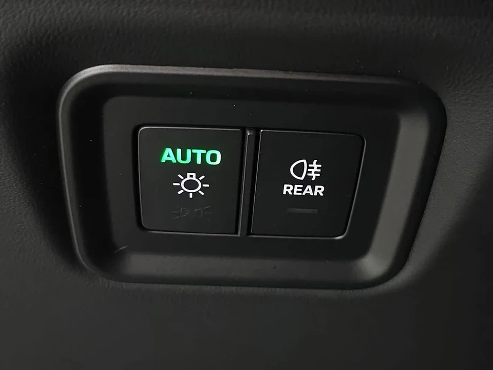 2026 Porsche 9Y0/9Y3 Cayenne - Image 21 of 31
