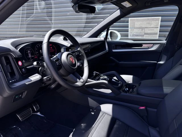 2026 Porsche 9Y0/9Y3 Cayenne - Image 4 of 31