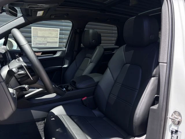 2026 Porsche 9Y0/9Y3 Cayenne - Image 5 of 31