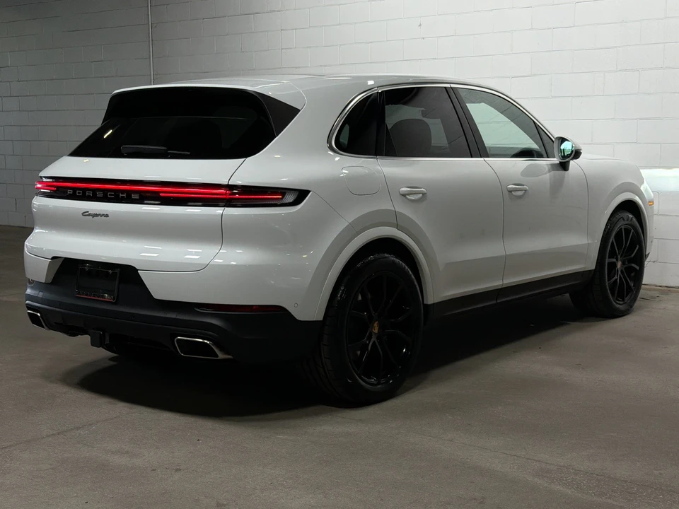 2026 Porsche 9Y0/9Y3 Cayenne - Image 7 of 31