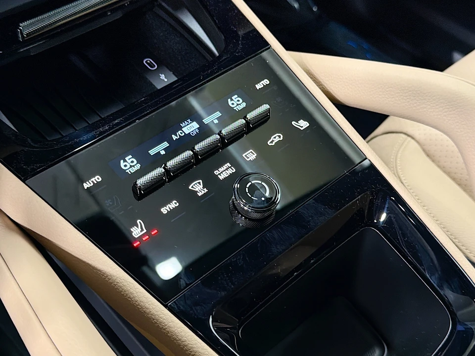 2026 Porsche 9Y0/9Y3 Cayenne - Image 28 of 31