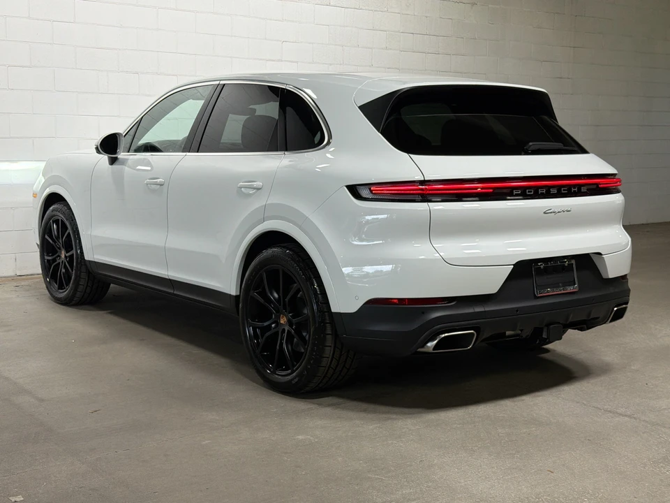 2026 Porsche 9Y0/9Y3 Cayenne - Image 3 of 31
