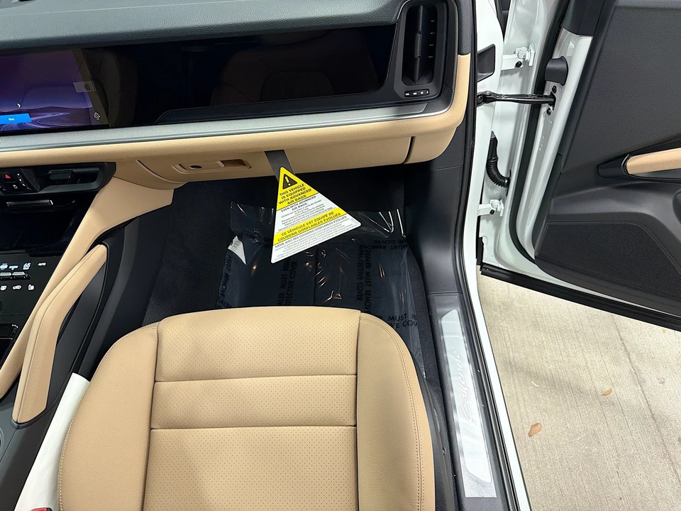 2026 Porsche 9Y0/9Y3 Cayenne - Image 18 of 31