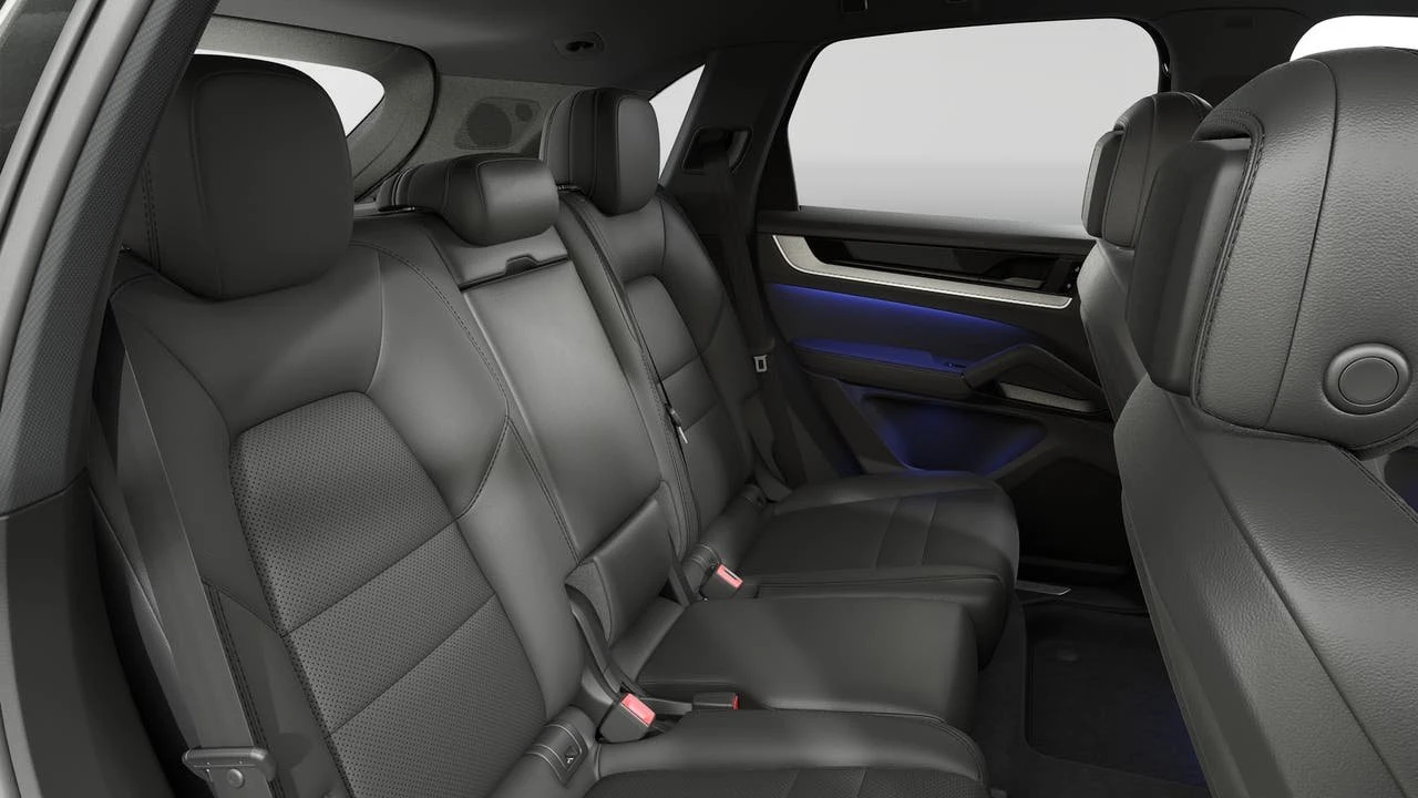 2026 Porsche Cayenne - Image 13 of 14